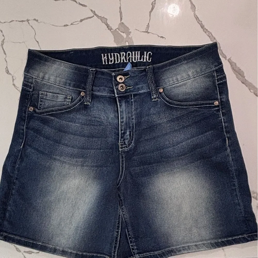 Hydraulic Women’s Nolita Curvy Denim Jean Shorts Embroidered Pockets Wide leg 10